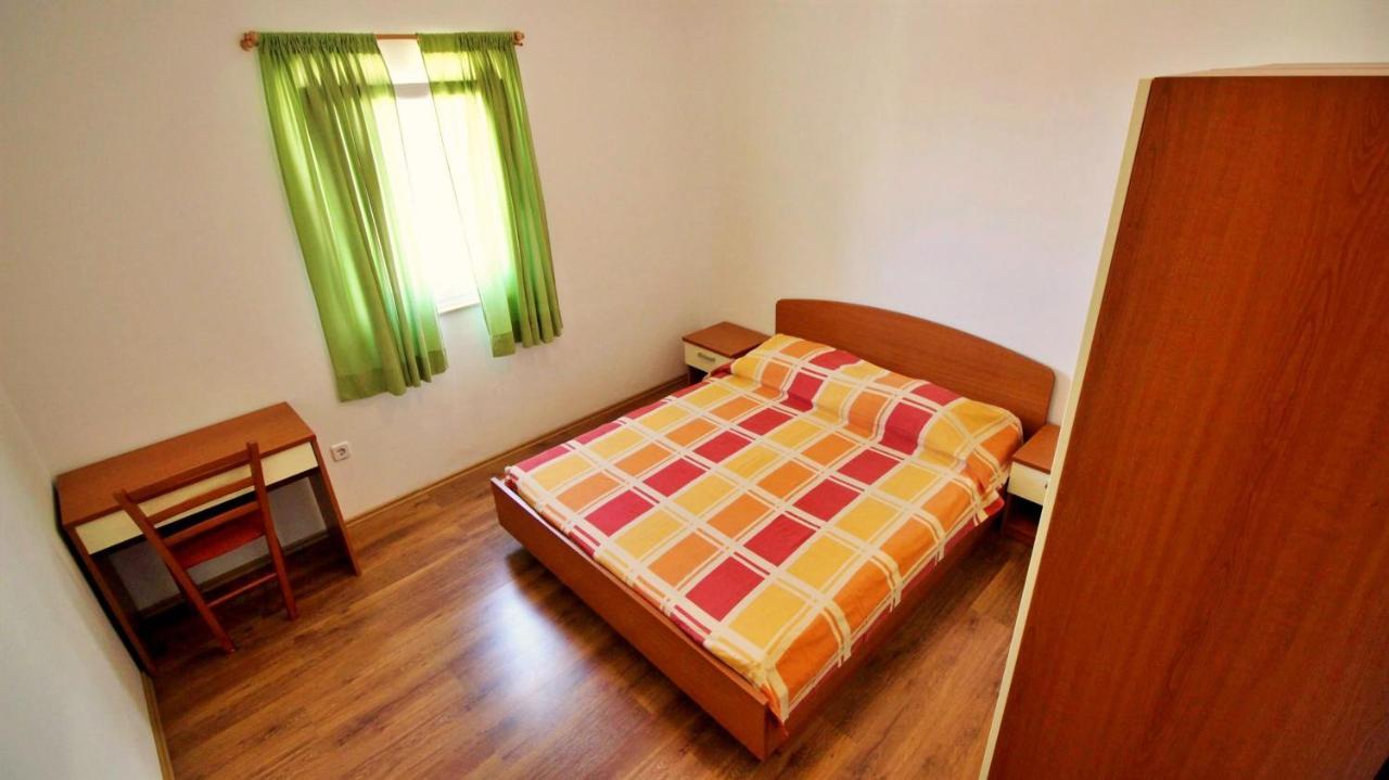 Apartments Marko Nemira Omiš Exterior foto