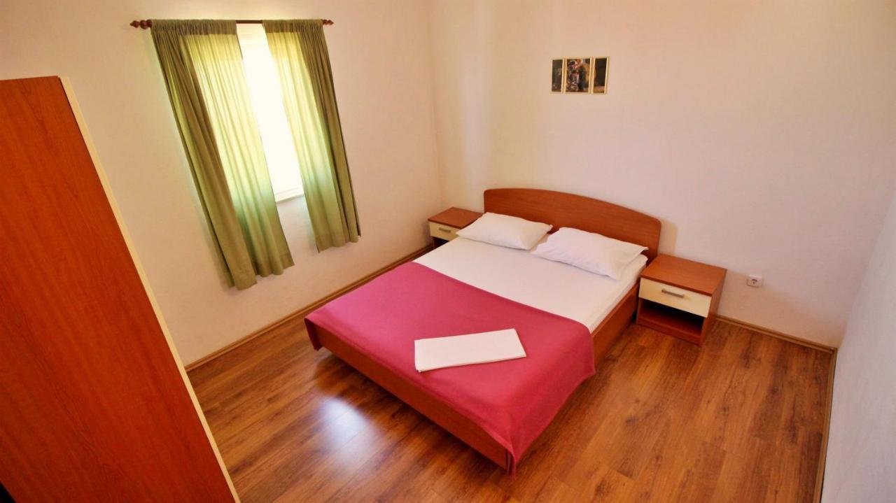 Apartments Marko Nemira Omiš Exterior foto