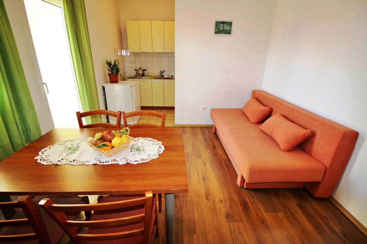Apartments Marko Nemira Omiš Exterior foto